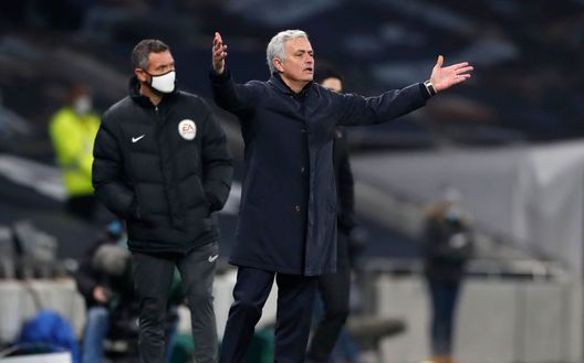 Mourinho domenica contro l'Arsenal (Photo by Paul Childs - Pool/Getty Images) Mourinho domenica contro l'Arsenal (Photo by Paul Childs - Pool/Getty Images)