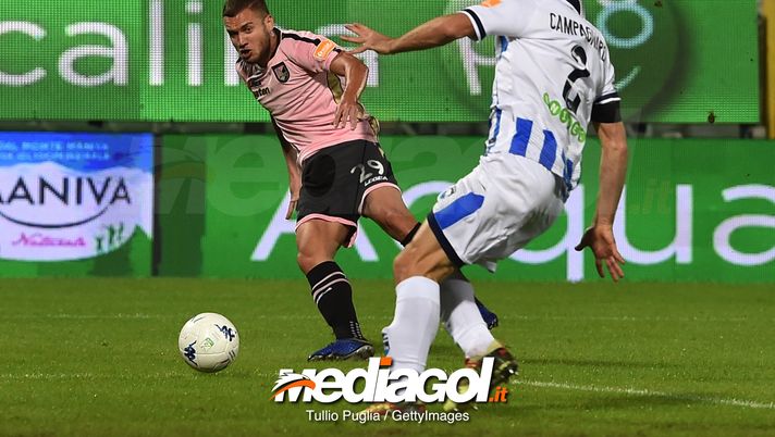 during the Serie B match between US Citta di Palermo and Pescara Calcio at Stadio Renzo Barbera on November 11, 2018 in Palermo, Italy. 
