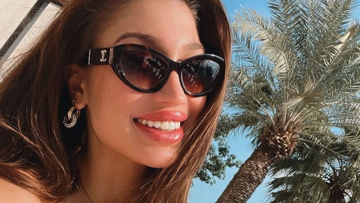 Barbora, il saluto social ammalia tutti i suoi follower. Décolleté top per lady Skriniar - immagine 1