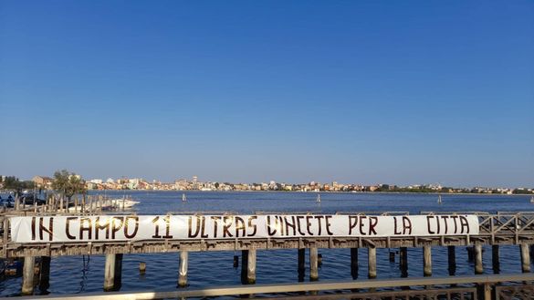 Union Clodiense, lo striscione apparso in questi giorni Boscolo Bielo (pres. Union Clodiense): “Sento la città in ansia, è un momento storico. E in caso di C…”- immagine 2