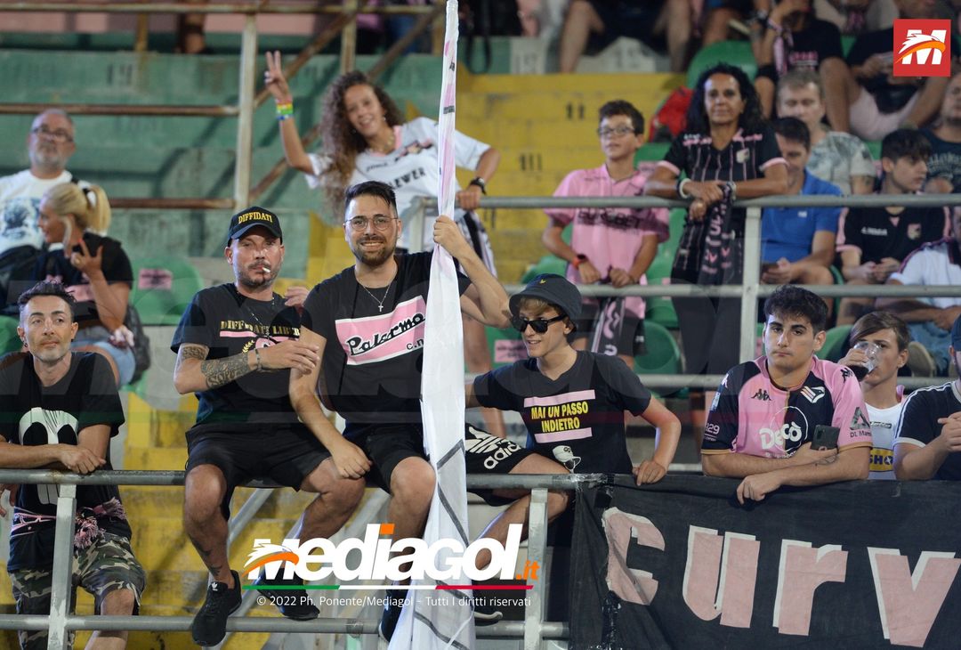 FOTOTIFO, Palermo-Ascoli 2-3: i tifosi allo stadio “Renzo Barbera” (Gallery) - immagine 25
