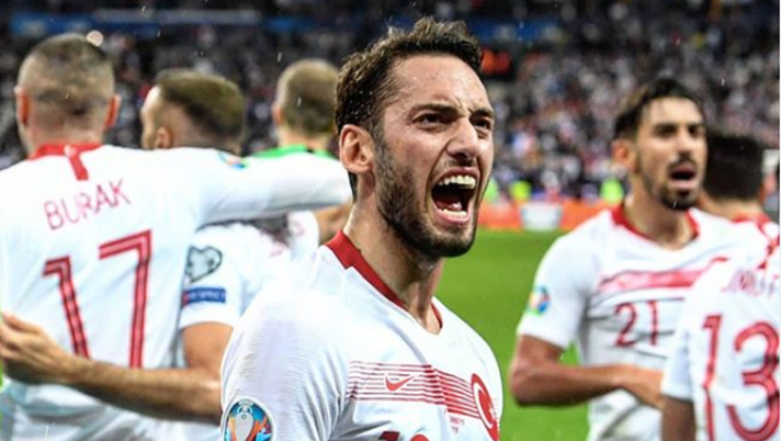 Hakan Calhanoglu, centrocampista del Milan e della Turchia (Instagram Calhanoglu) 