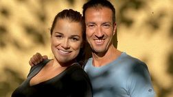 Alena Seredova è il volto della felicità: l’ex di Buffon mostra il pancione insieme al compagno