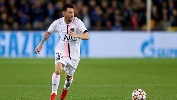 BRUGGE, BELGIUM - SEPTEMBER 15: Lionel Messi of Paris runs with the ball during the UEFA Champions League group A match between Club Brugge KV and Paris Saint-Germain at Jan Breydel Stadium on September 15, 2021 in Brugge, Belgium. (Photo by Lars Baron/Getty Images) BRUGGE, BELGIUM - SEPTEMBER 15: Lionel Messi of Paris runs with the ball during the UEFA Champions League group A match between Club Brugge KV and Paris Saint-Germain at Jan Breydel Stadium on September 15, 2021 in Brugge, Belgium. (Photo by Lars Baron/Getty Images)