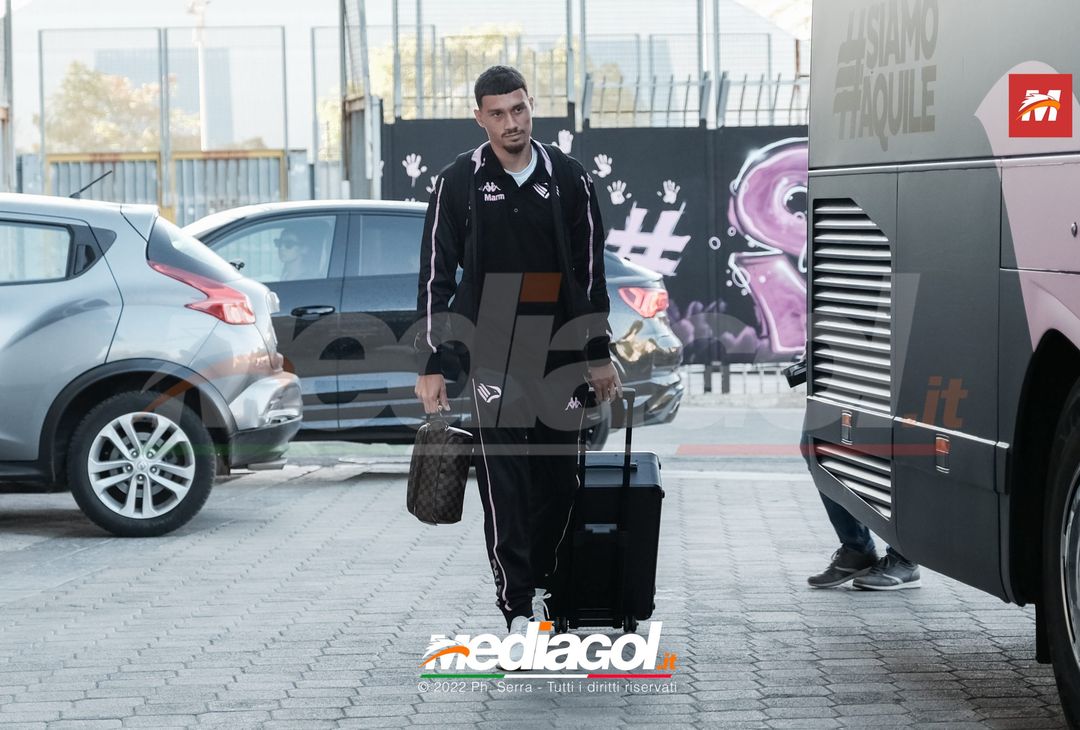 FOTO Palermo, i rosanero verso Manchester: la partenza dal “Renzo Barbera” (Gallery) - immagine 9