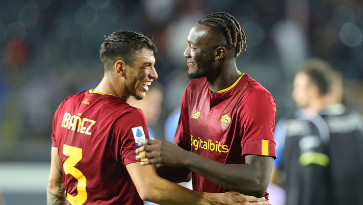 Getty Images Roma, Ibanez incoraggia Abraham dopo l’infortunio: “Sii forte amico mio” - immagine 1