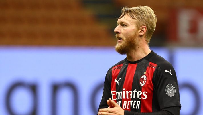 MILAN, ITALY - OCTOBER 26: Simon Kjaer of AC Milan reacts during the Serie A match between AC Milan and AS Roma at Stadio Giuseppe Meazza on October 26, 2020 in Milan, Italy. (Photo by Marco Luzzani/Getty Images) Da Sanchez a Defrel, da Kjaer ai rientri Juve: dieci buone notizie dopo la sosta- immagine 1