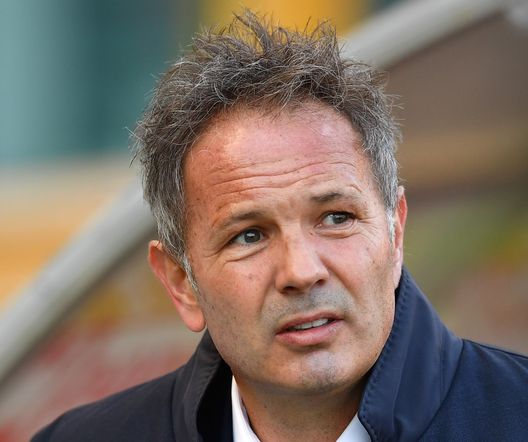  TURIN, ITALY - DECEMBER 30: Torino FC head coach Sinisa Mihajlovic looks on during the serie A match between Torino FC and Genoa CFC at Stadio Olimpico di Torino on December 30, 2017 in Turin, Italy. (Photo by Valerio Pennicino/Getty Images) 