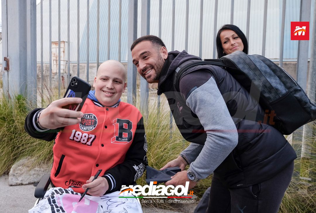 FOTO PALERMO: il Palermo si raduna al parcheggio dell’Ippodromo (GALLERY) - immagine 21