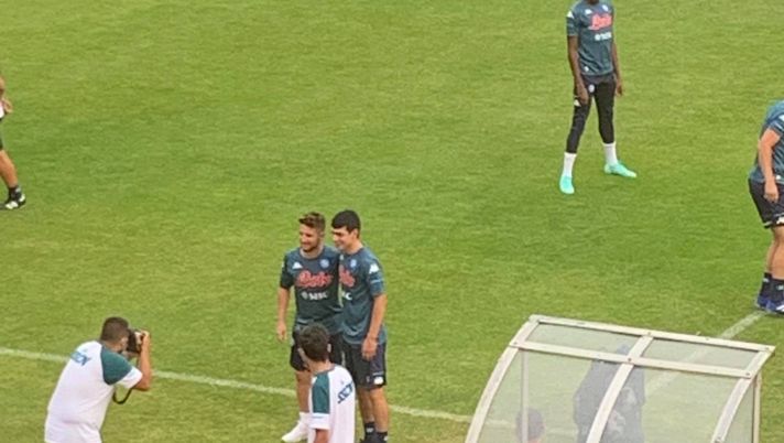 FOTO Mertens si allena a parte: gli esercizi del campione belga FOTO Mertens si allena a parte: gli esercizi del campione belga