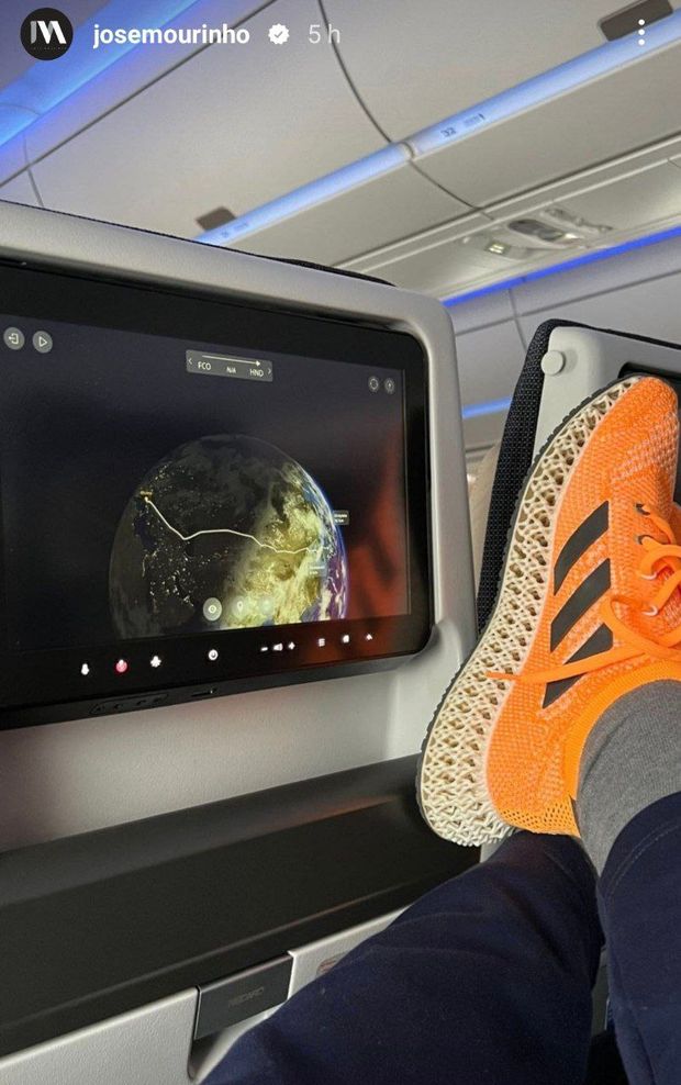 Roma, arrivo in Giappone. E Mourinho torna a mandare messaggi sui social- immagine 2