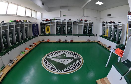 (Photo by Giuseppe Bellini/Getty Images) L’Avellino toglie il like ai profili social dei suoi calciatori in rosa- immagine 2