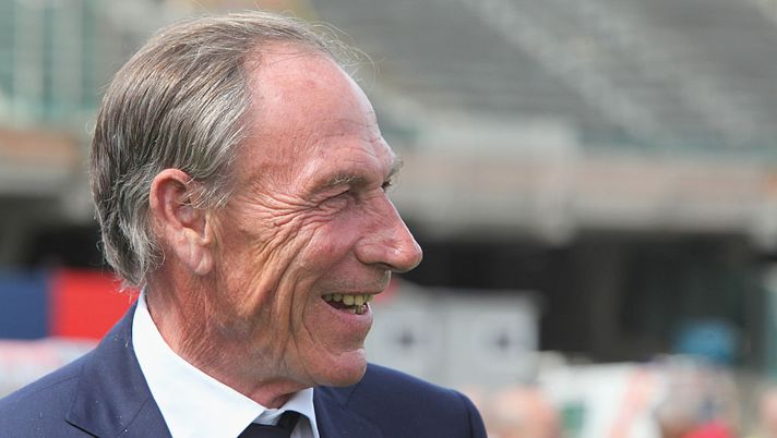 CAGLIARI, ITALY - APRIL 19: Zeman Zdenek coach of Cagliari looks on during the Serie A match between at Stadio Sant'Elia on April 19, 2015 in Cagliari, Italy. (Photo by Enrico Locci/Getty Images) CAGLIARI, ITALY - APRIL 19: Zeman Zdenek coach of Cagliari looks on during the Serie A match between at Stadio Sant'Elia on April 19, 2015 in Cagliari, Italy. (Photo by Enrico Locci/Getty Images)