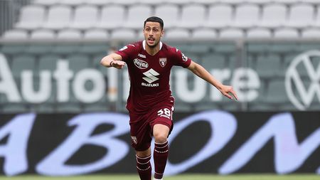 LA SPEZIA, ITALY - MAY 15: Rolando Mandragora of Torino FC in action during the Serie A match between Spezia Calcio and Torino FC at Stadio Alberto Picco on May 15, 2021 in La Spezia, Italy. (Photo by Gabriele Maltinti/Getty Images)