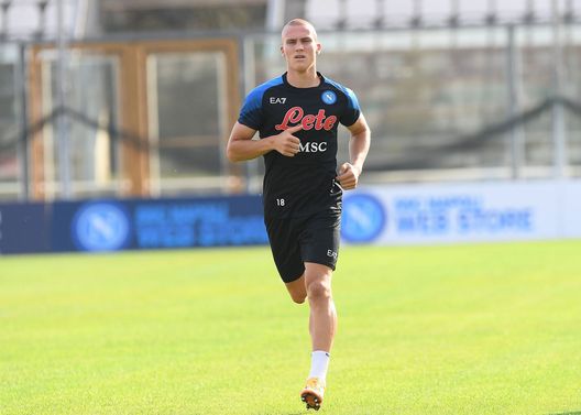 ostigard (Photo by SSC NAPOLI/SSC NAPOLI via Getty Images) Napoli-Adana, le formazioni ufficiali: esordio per Ostigard, c’è Gaetano- immagine 2