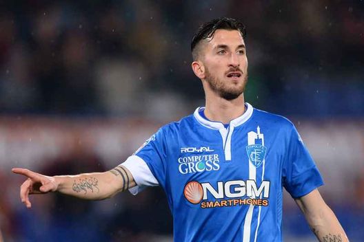 Mirko Valdifiori, obiettivo del Milan per il mercato estivo (Fonte: www.calcionews24.com) Mirko Valdifiori, obiettivo del Milan per il mercato estivo (Fonte: www.calcionews24.com)