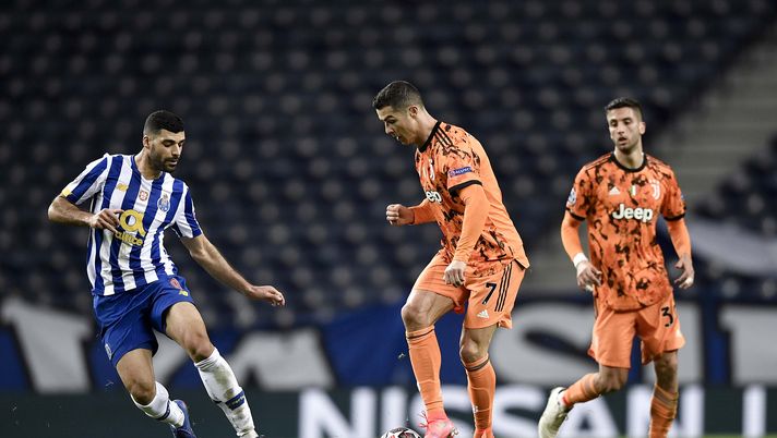 Juventus, gli insulti scandalosi dello speaker del Porto: “Ladri italiani, ci siamo vendicati del maiale Ronaldo” Juventus, gli insulti scandalosi dello speaker del Porto: “Ladri italiani, ci siamo vendicati del maiale Ronaldo”