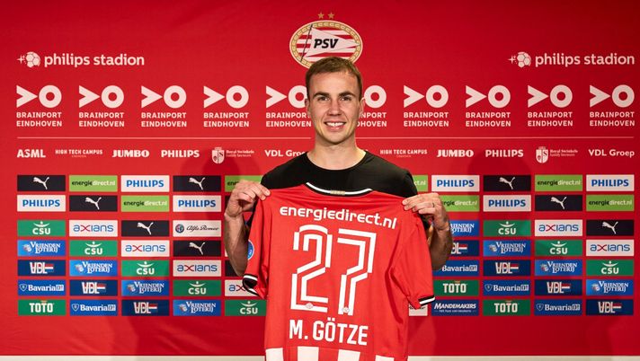 Mario Gotze presentato al PSV Eindhoven (credit: @PSV) Mario Gotze presentato al PSV Eindhoven (credit: @PSV)