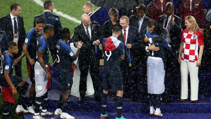 Mondiali, la top 11 della Fifa scatena la rivolta sui social: quanti nomi che fanno discutere 