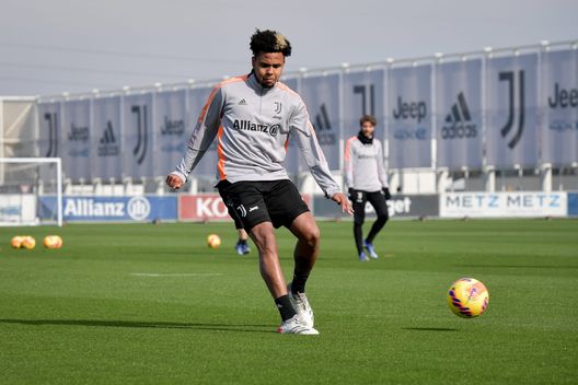 TURIN, ITALY - FEBRUARY 15: Weston McKennie of Juventus during a training session at JTC on February 15, 2022 in Turin, Italy. (Photo by Daniele Badolato - Juventus FC/Juventus FC via Getty Images) Juve, McKennie k.o.: al Franchi il 3 settembre centrocampo già da inventare- immagine 2