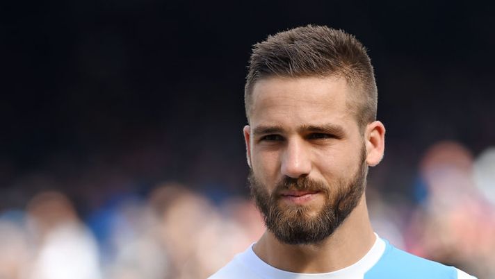 NAPLES, ITALY - MARCH 12: Leonardo Pavoletti of SSC Napoli in action during the Serie A match between SSC Napoli and FC Crotone at Stadio San Paolo on March 12, 2017 in Naples, Italy. (Photo by Francesco Pecoraro/Getty Images) Udinese, idee chiare: è partito l’assalto a Pavoletti per la rinascita - immagine 1