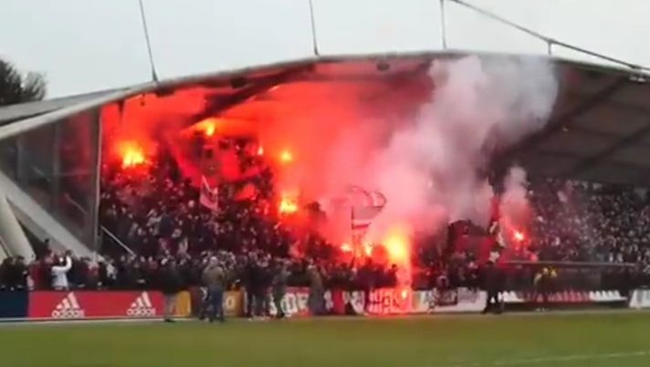 Rotterdam, Polizia in massima allerta: pullman Ajax da proteggere nel derby d’Olanda Rotterdam, Polizia in massima allerta: pullman Ajax da proteggere nel derby d’Olanda - immagine 1