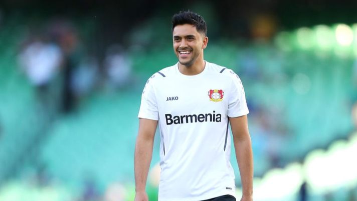 SEVILLE, SPAIN - OCTOBER 21: Nadiem Amiri of Bayer 04 Leverkusen warms up prior to the UEFA Europa League group G match between Real Betis and Bayer Leverkusen at Estadio Benito Villamarin on October 21, 2021 in Seville, Spain. (Photo by Fran Santiago/Getty Images) Genoa, è fatta per Amiri: è arrivato in Italia per svolgere le visite mediche - immagine 1