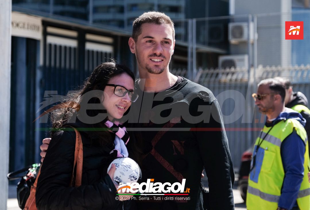 FOTO Parma-Palermo, i Rosanero in partenza dal “Renzo Barbera” (GALLERY) - immagine 3