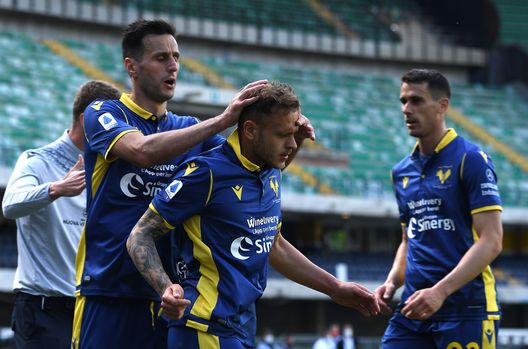 VERONA, ITALY - MAY 09: Federico Dimarco of Hellas Verona celebrates after scoring the 1-1 goal during the Serie A match between Hellas Verona FC and Torino FC at Stadio Marcantonio Bentegodi on May 09, 2021 in Verona, Italy. Sporting stadiums around Italy remain under strict restrictions due to the Coronavirus Pandemic as Government social distancing laws prohibit fans inside venues resulting in games being played behind closed doors. (Photo by Alessandro Sabattini/Getty Images) VERONA, ITALY - MAY 09: Federico Dimarco of Hellas Verona celebrates after scoring the 1-1 goal during the Serie A match between Hellas Verona FC and Torino FC at Stadio Marcantonio Bentegodi on May 09, 2021 in Verona, Italy. Sporting stadiums around Italy remain under strict restrictions due to the Coronavirus Pandemic as Government social distancing laws prohibit fans inside venues resulting in games being played behind closed doors. (Photo by Alessandro Sabattini/Getty Images)