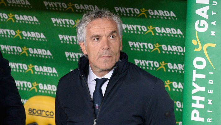 VERONA, ITALY - NOVEMBER 20:  Head coach of Bologna FC  Roberto Donadoni looks on during the Serie A match between Hellas Verona FC and Bologna FC at Stadio Marc'Antonio Bentegodi on November 20, 2017 in Verona, Italy.  (Photo by Dino Panato/Getty Images)  VERONA, ITALY - NOVEMBER 20:  Head coach of Bologna FC  Roberto Donadoni looks on during the Serie A match between Hellas Verona FC and Bologna FC at Stadio Marc'Antonio Bentegodi on November 20, 2017 in Verona, Italy.  (Photo by Dino Panato/Getty Images)