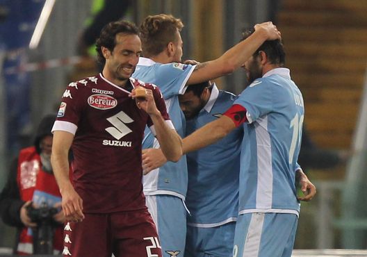 ROME, ITALY - MARCH 13: Felipe Anderson (C) with his teammates of SS Lazio celebrates after scoring the team's third goal during the Serie A match between SS Lazio and FC Torino at Stadio Olimpico on March 13, 2017 in Rome, Italy. (Photo by Paolo Bruno/Getty Images) ROME, ITALY - MARCH 13: Felipe Anderson (C) with his teammates of SS Lazio celebrates after scoring the team's third goal during the Serie A match between SS Lazio and FC Torino at Stadio Olimpico on March 13, 2017 in Rome, Italy. (Photo by Paolo Bruno/Getty Images)
