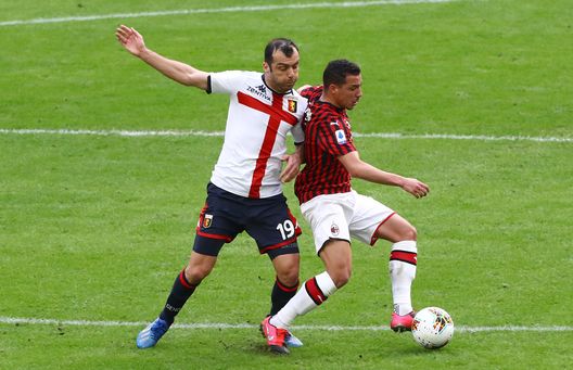  8 marzo 2020, Milan-Genoa: Goran Pandev contro Ismael Bennacer (credits: GETTY Images) 