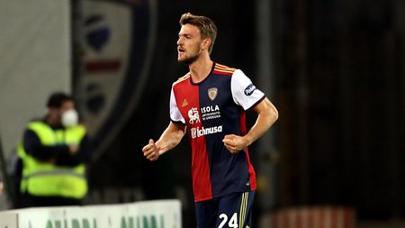 CAGLIARI, ITALY - MARCH 03: Daniele Rugani of Cagliari celebrates his goal 1-0 during the Serie A match between Cagliari Calcio and Bologna FC at Sardegna Arena on March 3, 2021 in Cagliari, Italy. (Photo by Enrico Locci/Getty Images) CAGLIARI, ITALY - MARCH 03: Daniele Rugani of Cagliari celebrates his goal 1-0 during the Serie A match between Cagliari Calcio and Bologna FC at Sardegna Arena on March 3, 2021 in Cagliari, Italy. (Photo by Enrico Locci/Getty Images)