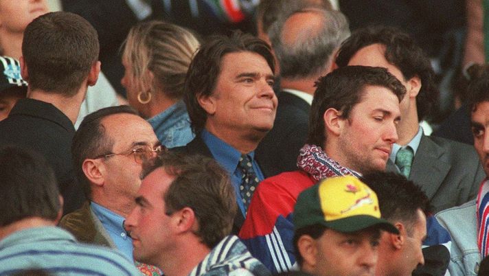 FRANCE - JUNE 12: FUSSBALL: WM FRANCE 98 Marseille, 12.06.98, FRANKREICH - SUEDAFRIKA 3:0 (FRA - RSA), EX-PRAESIDENT OLYMPIQUE MARSEILLE Bernard TAPIE (Photo by Henri Szwarc/Bongarts/Getty Images) OM-PSG: il primo derby di Francia senza Bernard Tapie - immagine 1