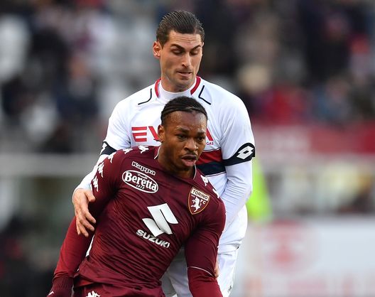 TURIN, ITALY - DECEMBER 30: Joel Obi (L) of Torino FC is challenged by Aleandro Rosi of Genoa CFC during the serie A match between Torino FC and Genoa CFC at Stadio Olimpico di Torino on December 30, 2017 in Turin, Italy. (Photo by Valerio Pennicino/Getty Images) TURIN, ITALY - DECEMBER 30: Joel Obi (L) of Torino FC is challenged by Aleandro Rosi of Genoa CFC during the serie A match between Torino FC and Genoa CFC at Stadio Olimpico di Torino on December 30, 2017 in Turin, Italy. (Photo by Valerio Pennicino/Getty Images)
