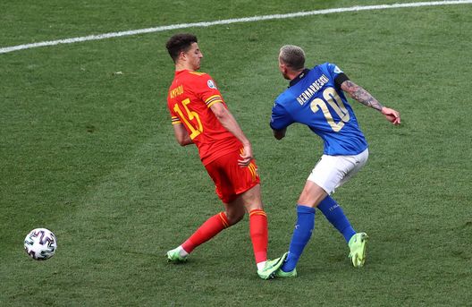 ROME, ITALY - JUNE 20: Ethan Ampadu of Wales fouls Federico Bernardeschi of Italy, a challenge he is then awarded a red card for during the UEFA Euro 2020 Championship Group A match between Italy and Wales at Olimpico Stadium on June 20, 2021 in Rome, Italy. (Photo by Ryan Pierse/Getty Images) ROME, ITALY - JUNE 20: Ethan Ampadu of Wales fouls Federico Bernardeschi of Italy, a challenge he is then awarded a red card for during the UEFA Euro 2020 Championship Group A match between Italy and Wales at Olimpico Stadium on June 20, 2021 in Rome, Italy. (Photo by Ryan Pierse/Getty Images)
