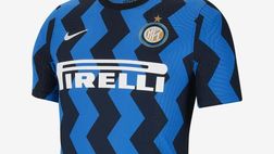 L’Inter presenta la nuova maglia e il web si scatena