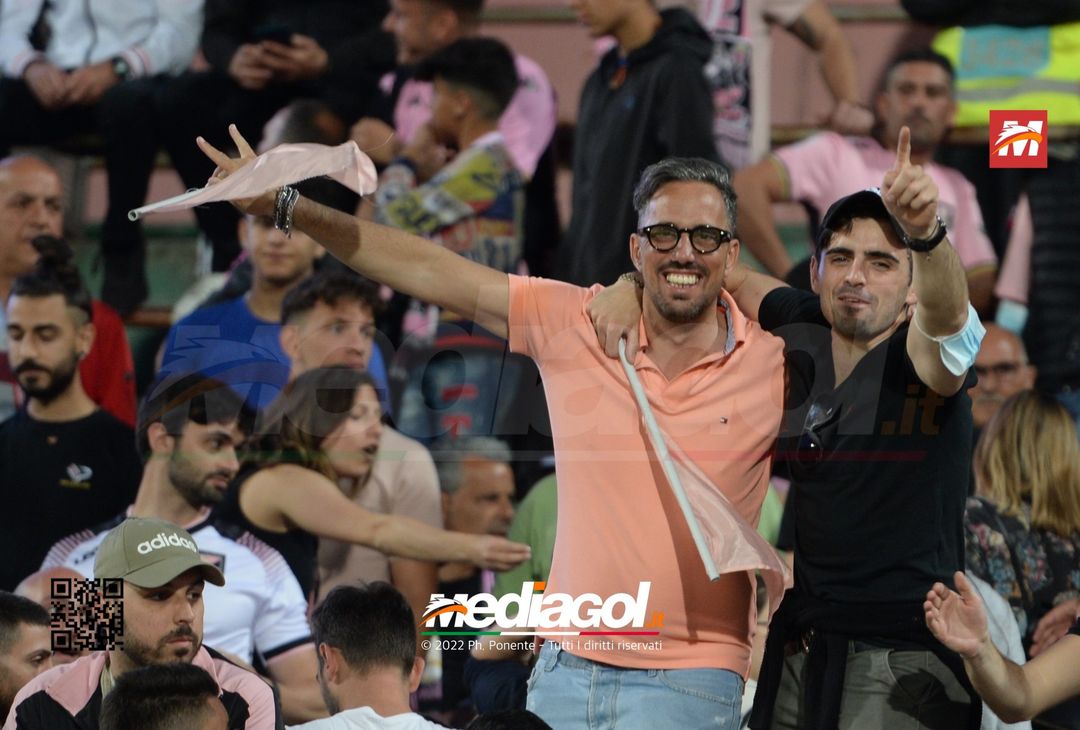 Fototifo, i tifosi allo stadio per Palermo-Virtus Entella 2-2 (gallery) - immagine 135