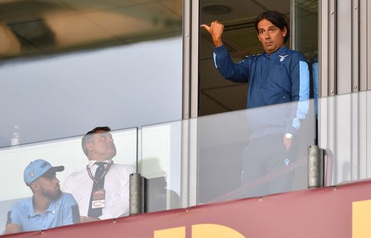 TURIN, ITALY - JUNE 30: SS Lazio head coach Simone Inzaghi (R) issues instructions to the stand during the Serie A match between Torino FC and SS Lazio at Stadio Olimpico di Torino on June 30, 2020 in Turin, Italy. (Photo by Valerio Pennicino/Getty Images) TURIN, ITALY - JUNE 30: SS Lazio head coach Simone Inzaghi (R) issues instructions to the stand during the Serie A match between Torino FC and SS Lazio at Stadio Olimpico di Torino on June 30, 2020 in Turin, Italy. (Photo by Valerio Pennicino/Getty Images)