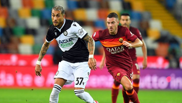 UDINE, ITALY - OCTOBER 03:Robertp Pereyra of Udinese Calcio  in action during the Serie A match between Udinese Calcio and AS Roma at Dacia Arena on October 03, 2020 in Udine, Italy. (Photo by Alessandro Sabattini/Getty Images) 