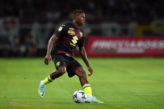 TURIN, ITALY - AUGUST 06: Wilfried Singo of Torino FC in action during the Coppa Italia match between Torino FC and Palermo at Olimpico Stadium on August 6, 2022 in Turin, Italy. (Photo by Valerio Pennicino/Getty Images) Torino, Singo ancora ai box: verso il forfait alla ripresa con il Verona- immagine 3