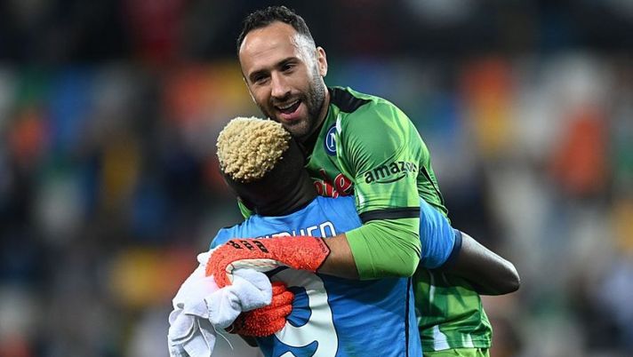 UDINE, ITALY - SEPTEMBER 20: David Ospina and Victor Osimhen of SSC Napoli celebrate the victory after the Serie A match between Udinese Calcio and SSC Napoli at Dacia Arena on September 20, 2021 in Udine, Italy. (Photo by Alessandro Sabattini/Getty Images) Napoli, infortunio per Ospina: la diagnosi! Spalletti: “La decisione su Osimhen col Bologna” - immagine 1