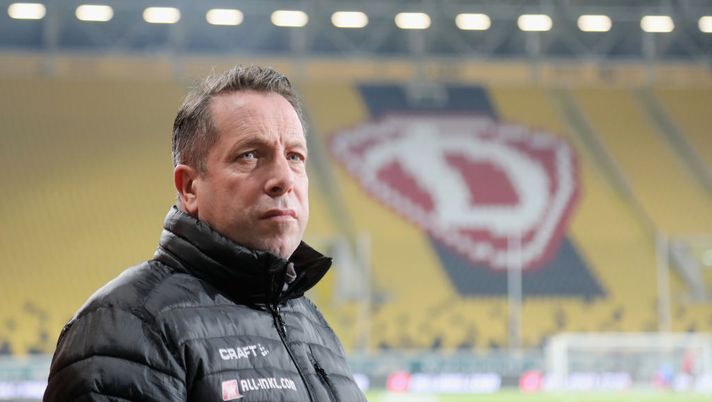 DRESDEN, GERMANY - DECEMBER 15:  Headcoach Markus Kauczinski of Dresden during the 3.Liga match between SG Dynamo Dresden and SC Verl at Rudolf-Harbig-Stadion on December 15, 2020 in Dresden, Germany.  (Photo by Karina Hessland/Getty Images for DFB) 