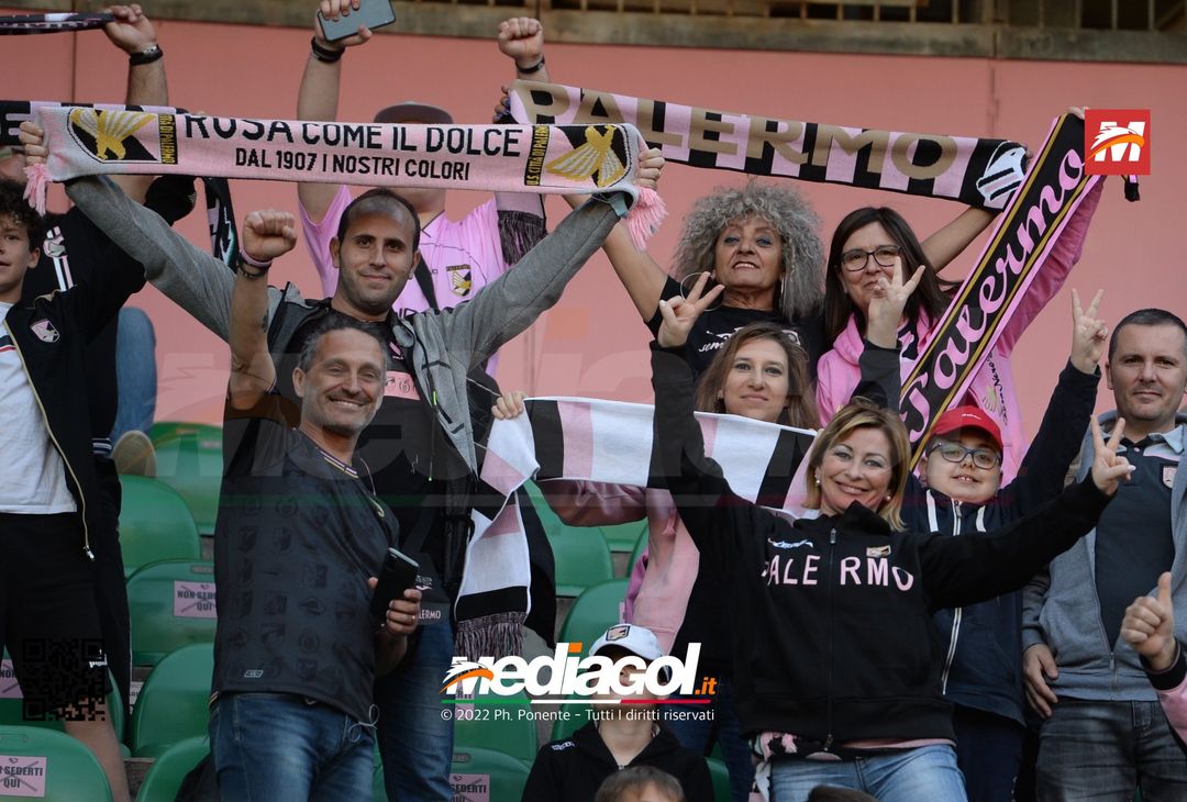 Fototifo, i tifosi allo stadio per Palermo-Virtus Entella 2-2 (gallery) - immagine 13