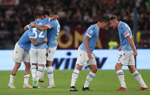 ROME, ITALY - SEPTEMBER 26: Danilo Cataldi and Joao Pedro of Lazio celebrate during the Serie A match between SS Lazio and AS Roma at Stadio Olimpico on September 26, 2021 in Rome, Italy. (Photo by Paolo Bruno/Getty Images) ROME, ITALY - SEPTEMBER 26: Danilo Cataldi and Joao Pedro of Lazio celebrate during the Serie A match between SS Lazio and AS Roma at Stadio Olimpico on September 26, 2021 in Rome, Italy. (Photo by Paolo Bruno/Getty Images)