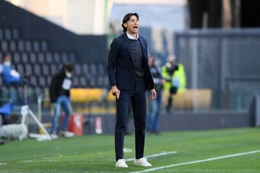 UDINE, ITALY - APRIL 20: Gabriele Cioffi Udinese Calcio coach during the Serie A match between Udinese Calcio and US Salernitana at Dacia Arena on April 20, 2022 in Udine, Italy. (Photo by Francesco Pecoraro/Getty Images)