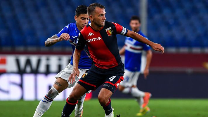 GENOA, ITALY - JULY 22: Fabio Depaoli of Sampdoria (L) and Domenico Criscito of Genoa vie for the ball during the Serie A match between UC Sampdoria and Genoa CFC at Stadio Luigi Ferraris on July 22, 2020 in Genoa, Italy. (Photo by Paolo Rattini/Getty Images) GENOA, ITALY - JULY 22: Fabio Depaoli of Sampdoria (L) and Domenico Criscito of Genoa vie for the ball during the Serie A match between UC Sampdoria and Genoa CFC at Stadio Luigi Ferraris on July 22, 2020 in Genoa, Italy. (Photo by Paolo Rattini/Getty Images)