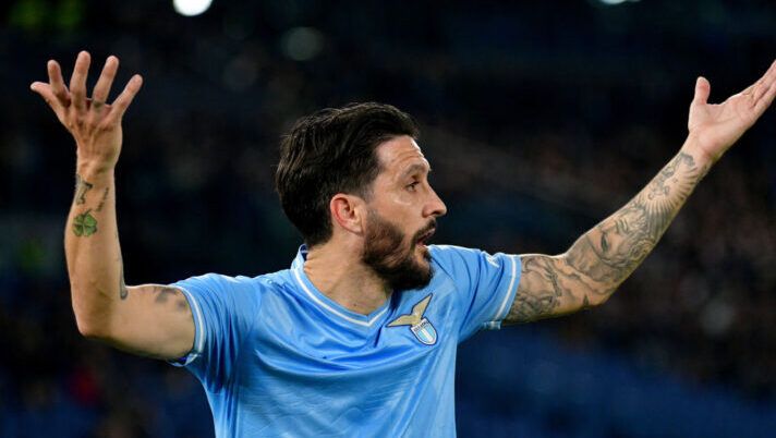 ROME, ITALY - JANUARY 28: Luis Alberto of SS Lazio reacts during the Serie A TIM match between SS Lazio and SSC Napoli - Serie A TIM at Stadio Olimpico on January 28, 2024 in Rome, Italy. (Photo by Marco Rosi - SS Lazio/Getty Images) Tutti i voti di Lazio-Napoli per il fantacalcio: da Luis Alberto a Ngonge e Mazzocchi - immagine 1
