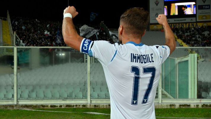 FLORENCE, ITALY - OCTOBER 27:  Ciro Immobile of SS Lazio celebrates a second goal during the Serie A match between ACF Fiorentina and SS Lazio at Stadio Artemio Franchi on October 27, 2019 in Florence, Italy.  (Photo by Marco Rosi/Getty Images) 