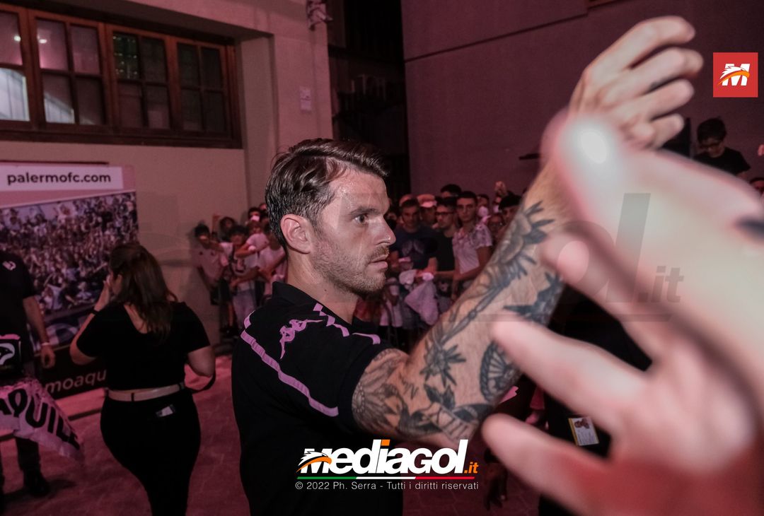 FOTO RITIRO PALERMO, Brunori e l’incontro con i tifosi al Barbera (Gallery) - immagine 67